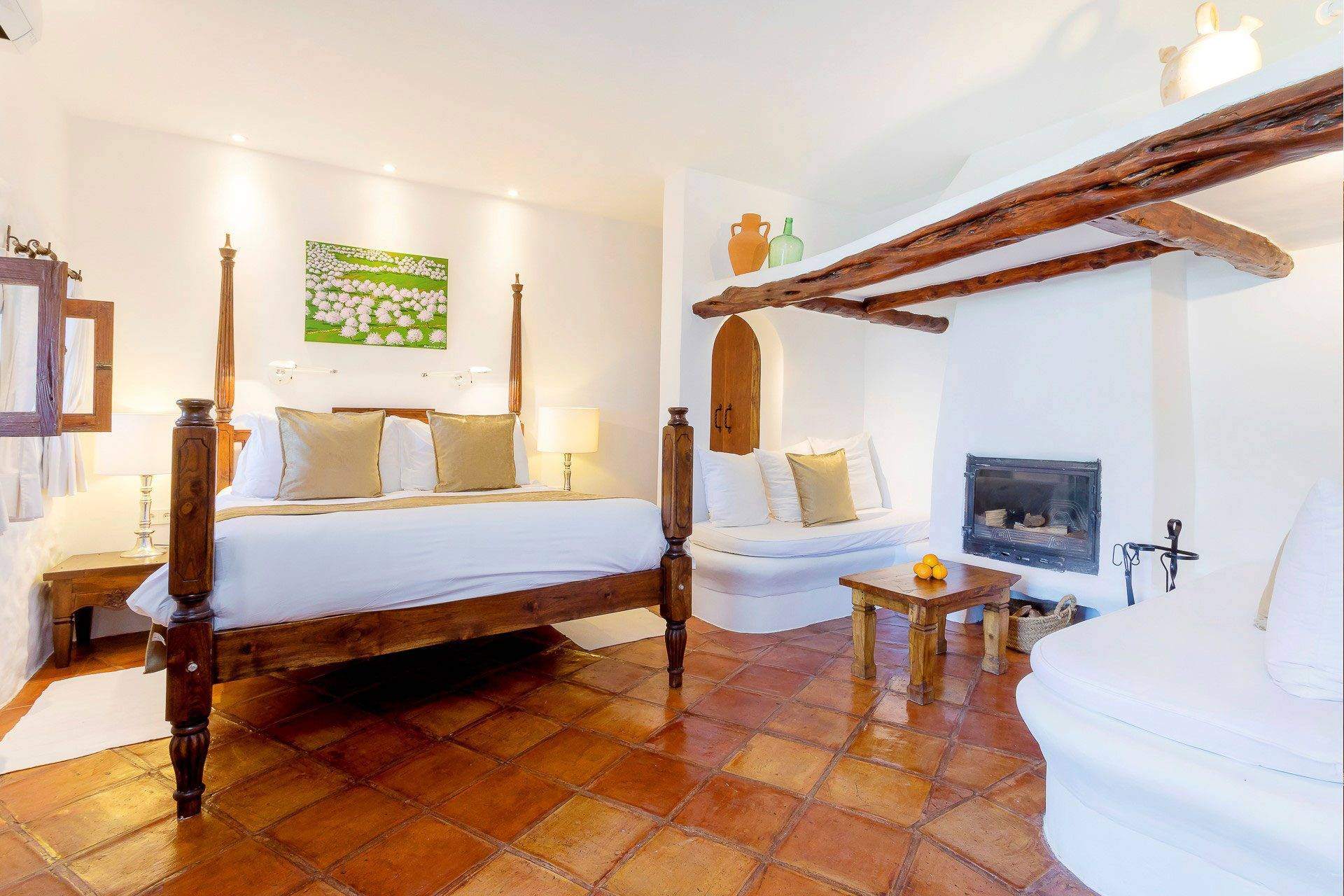 atzaro-agroturismo-ibiza-luxury-hotel-bedrooms-double-1