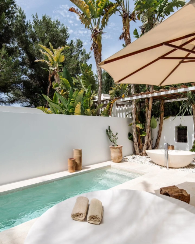 Discover your own private Ibiza summer style with a bedroom stay at Atzaró Agroturismo Hotel

Stay in effortless, understated, style at Atzaró Agroturismo Hotel, where natural luxury meets Ibiza’s heritage and soul. Think four-poster beds, rustic-chic textures, modern convenience, and elegant design rooted in nature

Bedroom Reservations 
• +34 971 33 88 38
• agroturismo@atzaro.com 
• atzaro.com 
• 'book a bedroom' option in bio link

#atzarohotel #atzaroibiza #atzaro #atzarogroup

#stay #naturalluxury #authenticibiza #ibizahotel #ibizaresort #sustainablehotel #luxuryhotel #hotelbedroom #hotelroom #luxurytravel #ibizatravel #travel #ibiza #ibiza2025